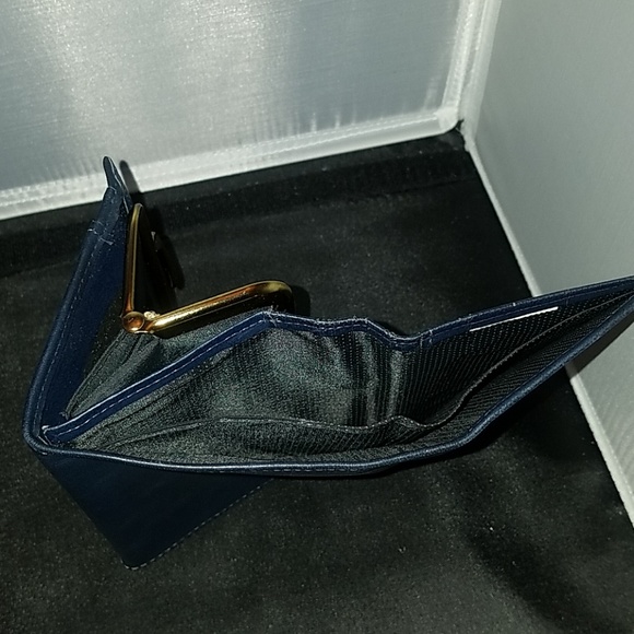 102 La Grande  wallet and change purse.  Size  os - Picture 6 of 8